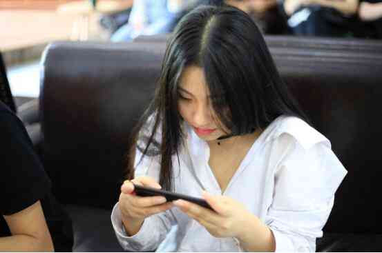 女生最爱的PK游戏，全服最强是位高颜值美女，引无数男玩家跪舔（各大游戏美女）