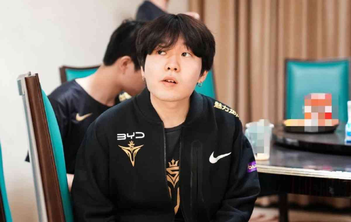 Theshy差点和Rookie效力一支战队?Theshy亲自证实,但被自己拒绝