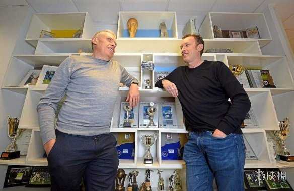 一声哨响，球赛开场——足球经理系列发展史（上）（一场激烈的足球赛,精彩开头）