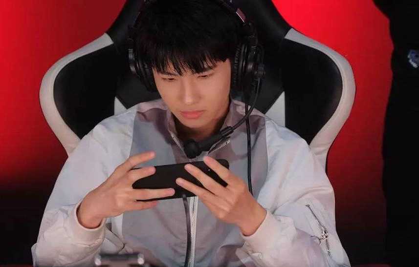 神女劈观已成现象级！原神绫人二创也复制盛况，尺八长笛争相演奏
