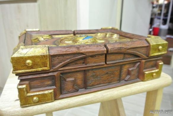 《炉石传说》实体收藏纪念盒开箱赏 满分还原精致细节