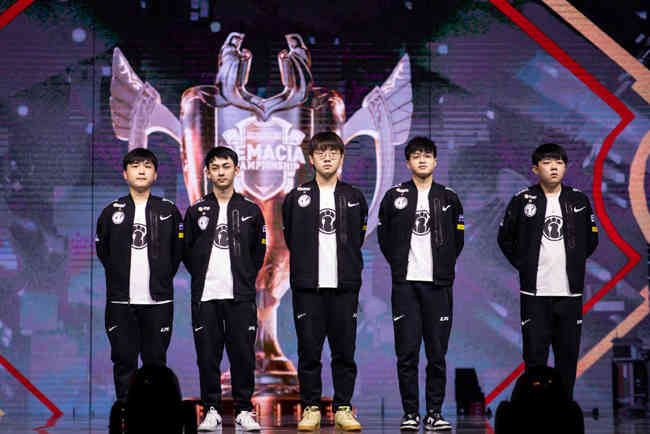 LOL:2022LPL春季赛开赛时间公布,1月10日17点无畏竞巅峰