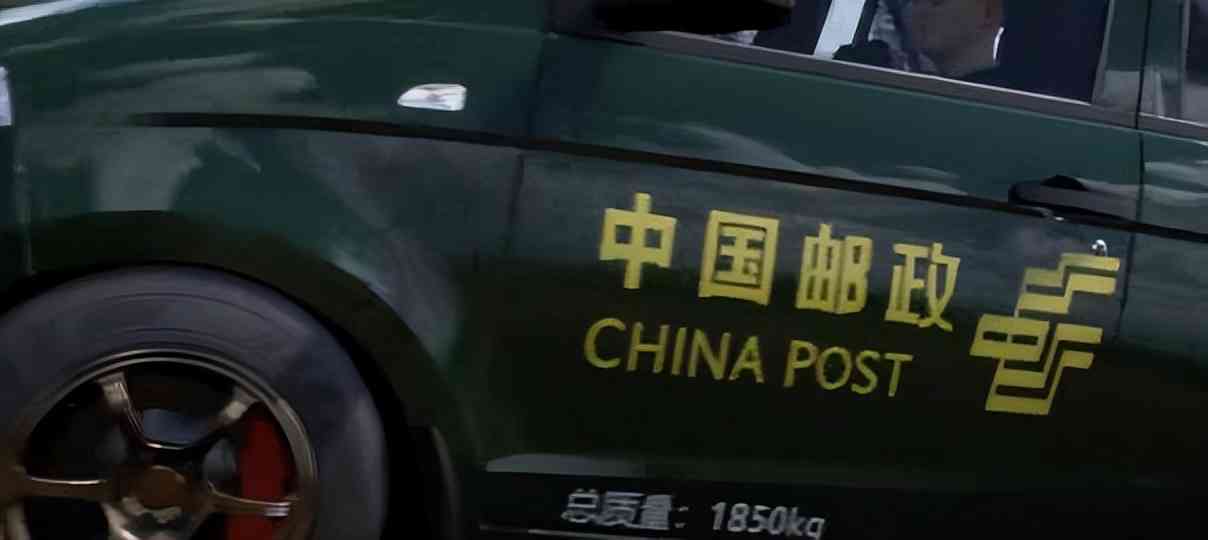 面包车碾压豪华超跑《极限竞速:地平线5》五菱宏光永远的神