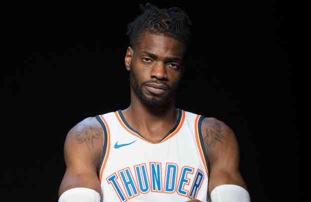 怅然若失的诺艾尔如今万事俱备只欠东风