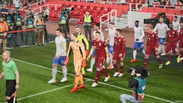 PS5平台《实况2022》vs《FIFA 22》:实机游玩视效