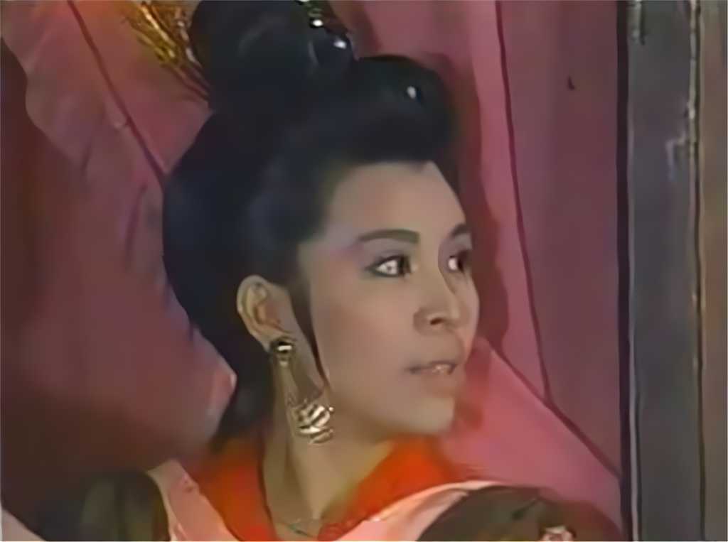 从黄文慧到黄奕,6版天龙八部秦红棉,如同一部英气美人进化史