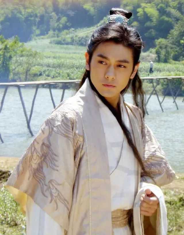 新版《天龙八部》造型辣眼睛,段誉留现代斜刘海,王语嫣刻意装嫩