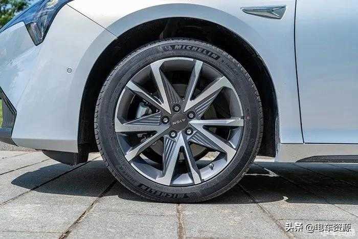 广汽埃安AION S Plus的5款车型难看懂?这么选准没错