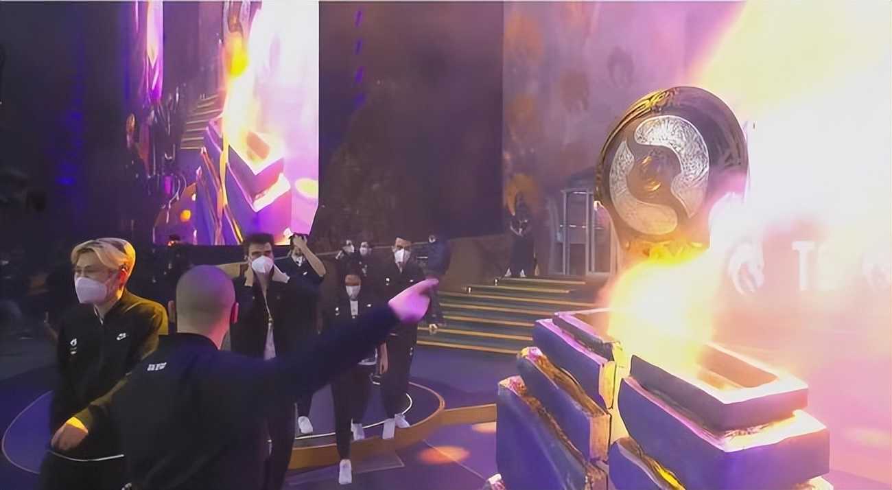 Dota2-一落千丈!盘点那些突然就口碑崩塌的选手,其中不乏TI冠军
