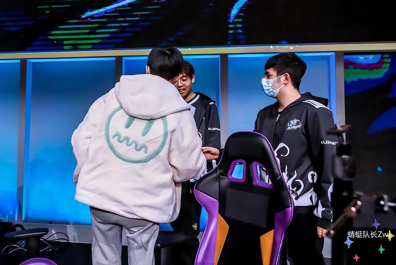 Dota2-那个男人要回来了?fy重回玩家视线,开黑练手引发热议