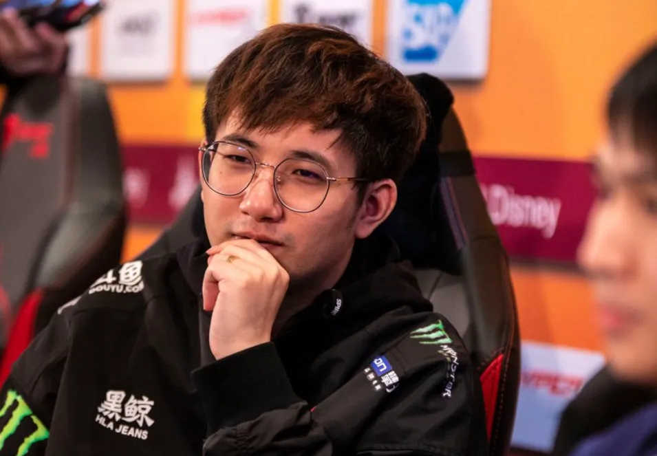 Dota2-那个男人要回来了?fy重回玩家视线,开黑练手引发热议