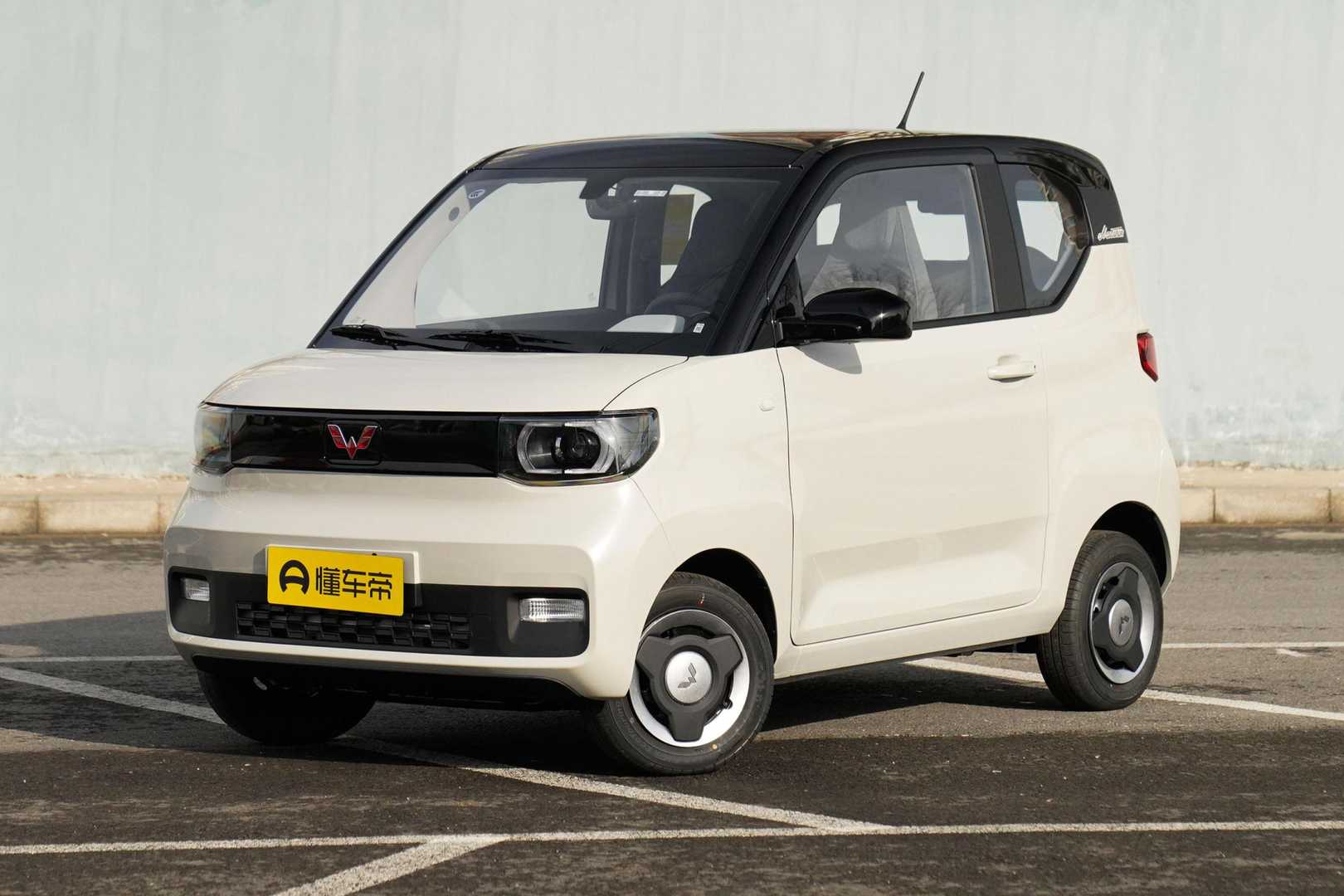 秦PLUS EV对比AION S，续航、性能、配置全面分析，同价位你选谁？（秦ev冬季续航）