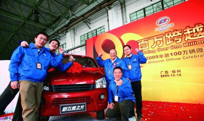 《地平线5》:豪华轿跑千万,宇宙第一神车始终是五菱宏光