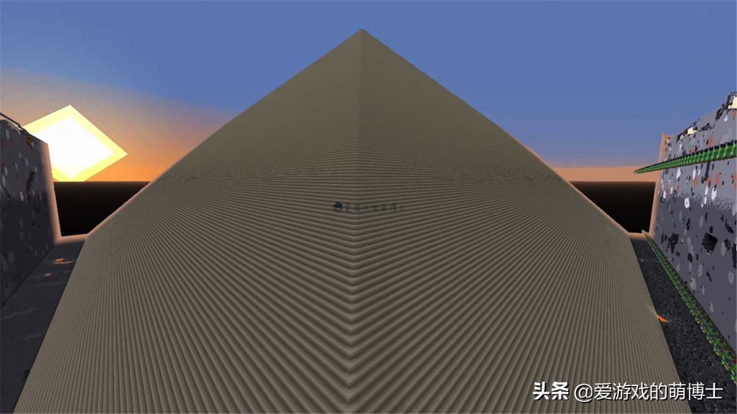 手挖60万块砂岩,《我的世界》玩家在生存模式打造出最高的金字塔